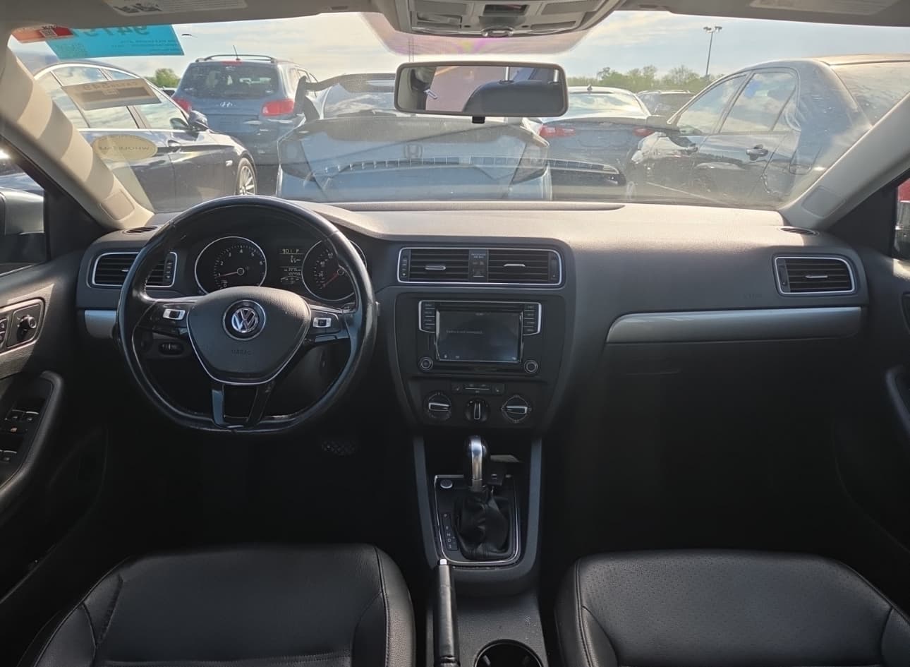 Volkswagen Jetta photo 2