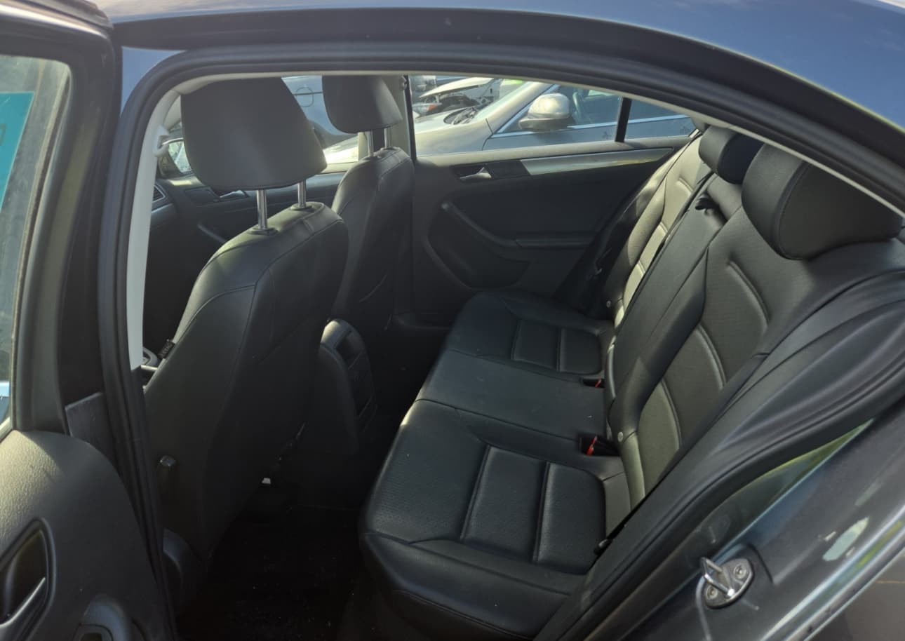 Volkswagen Jetta photo 4
