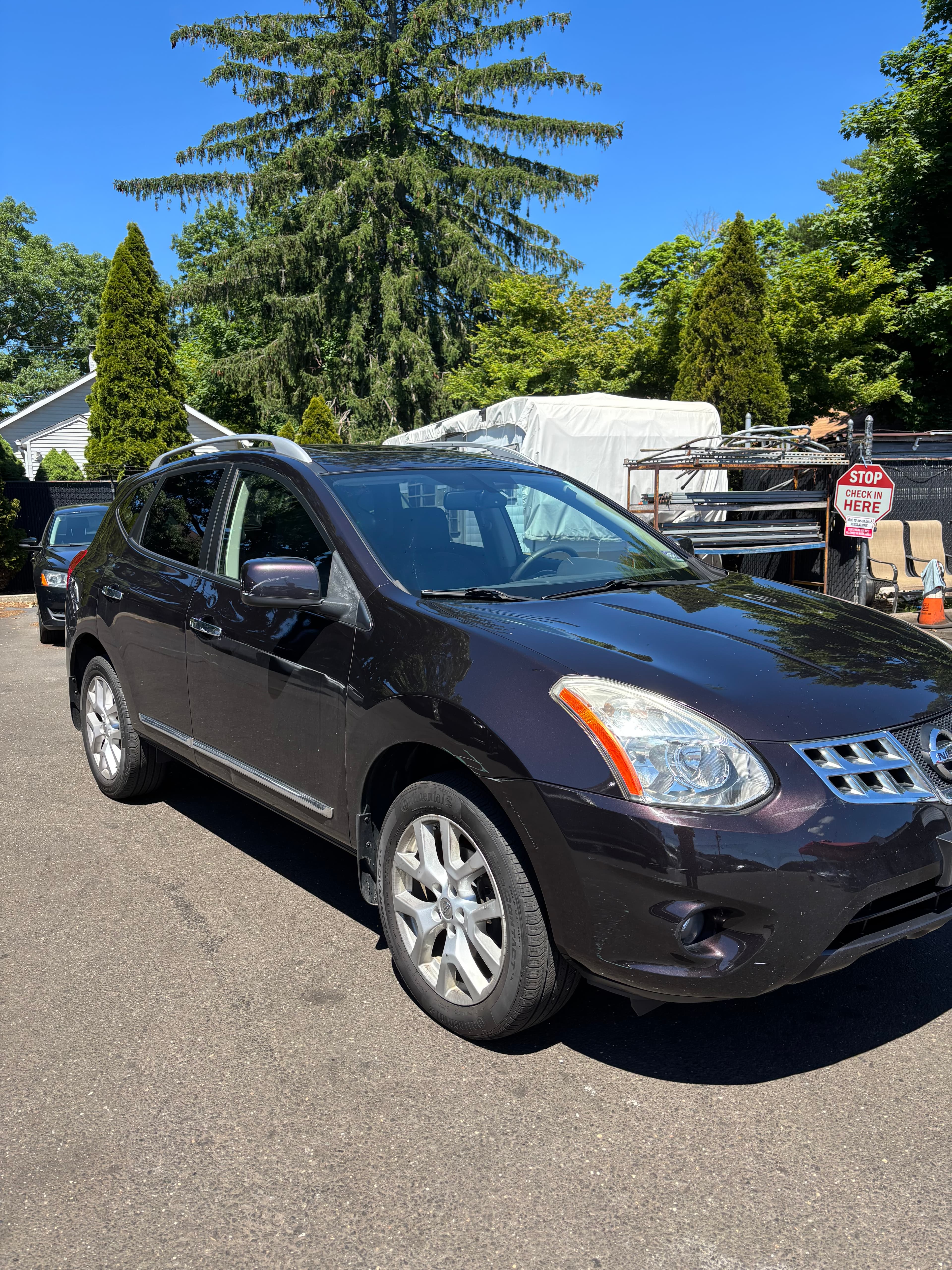 Nissan Rogue photo 2