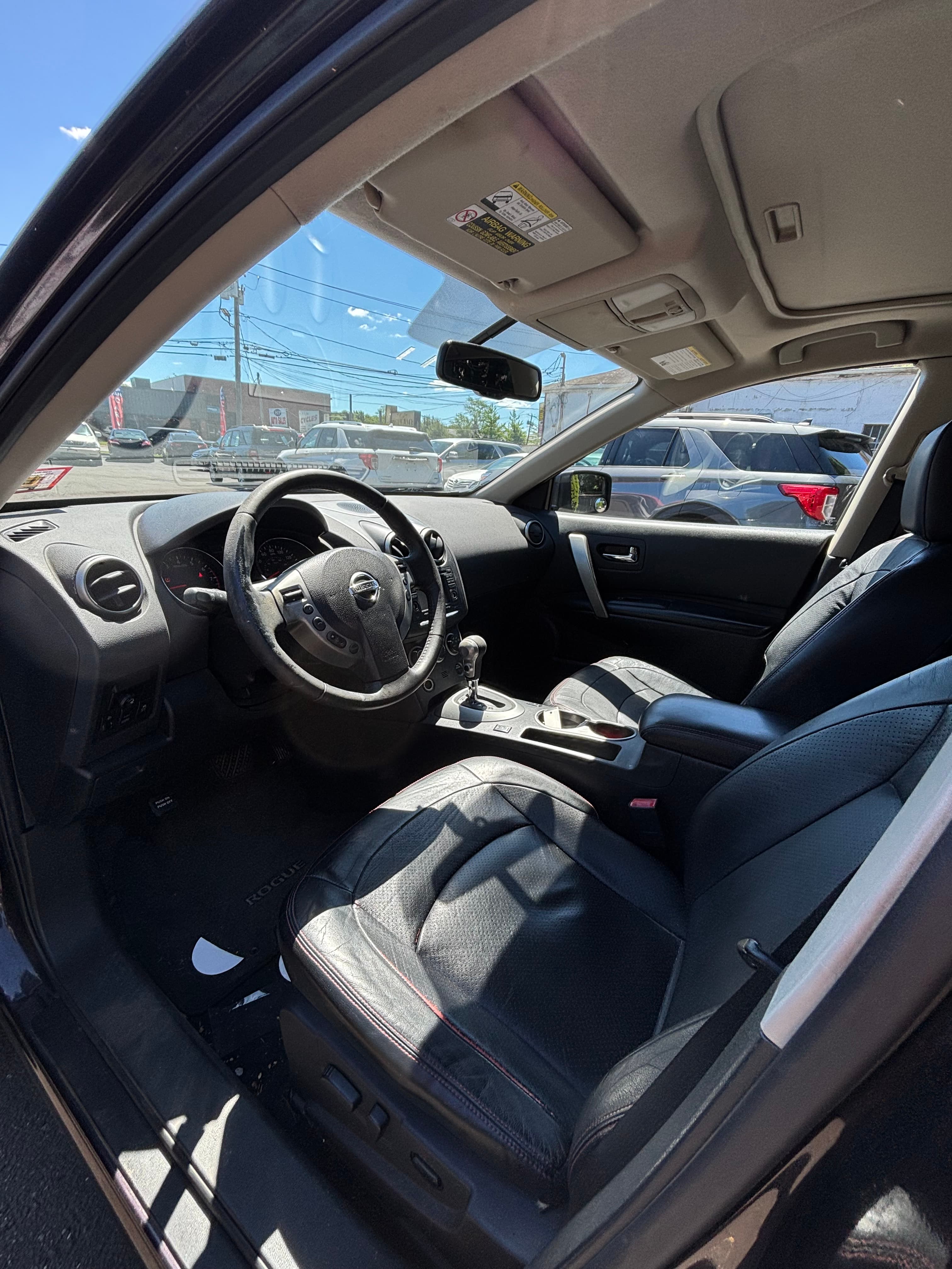 Nissan Rogue photo 8