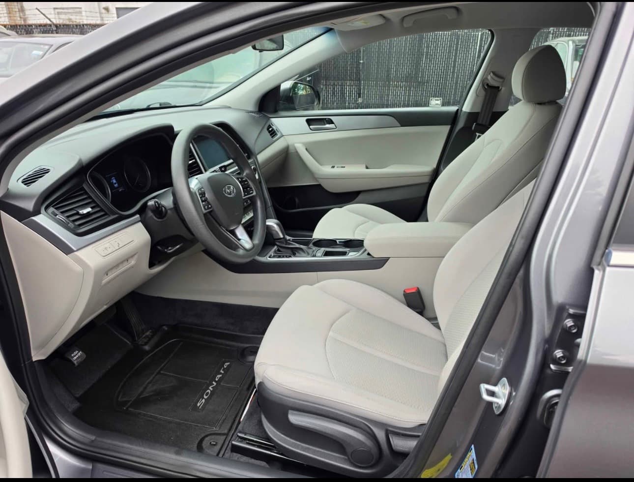 HYUNDAI SONATA photo 10