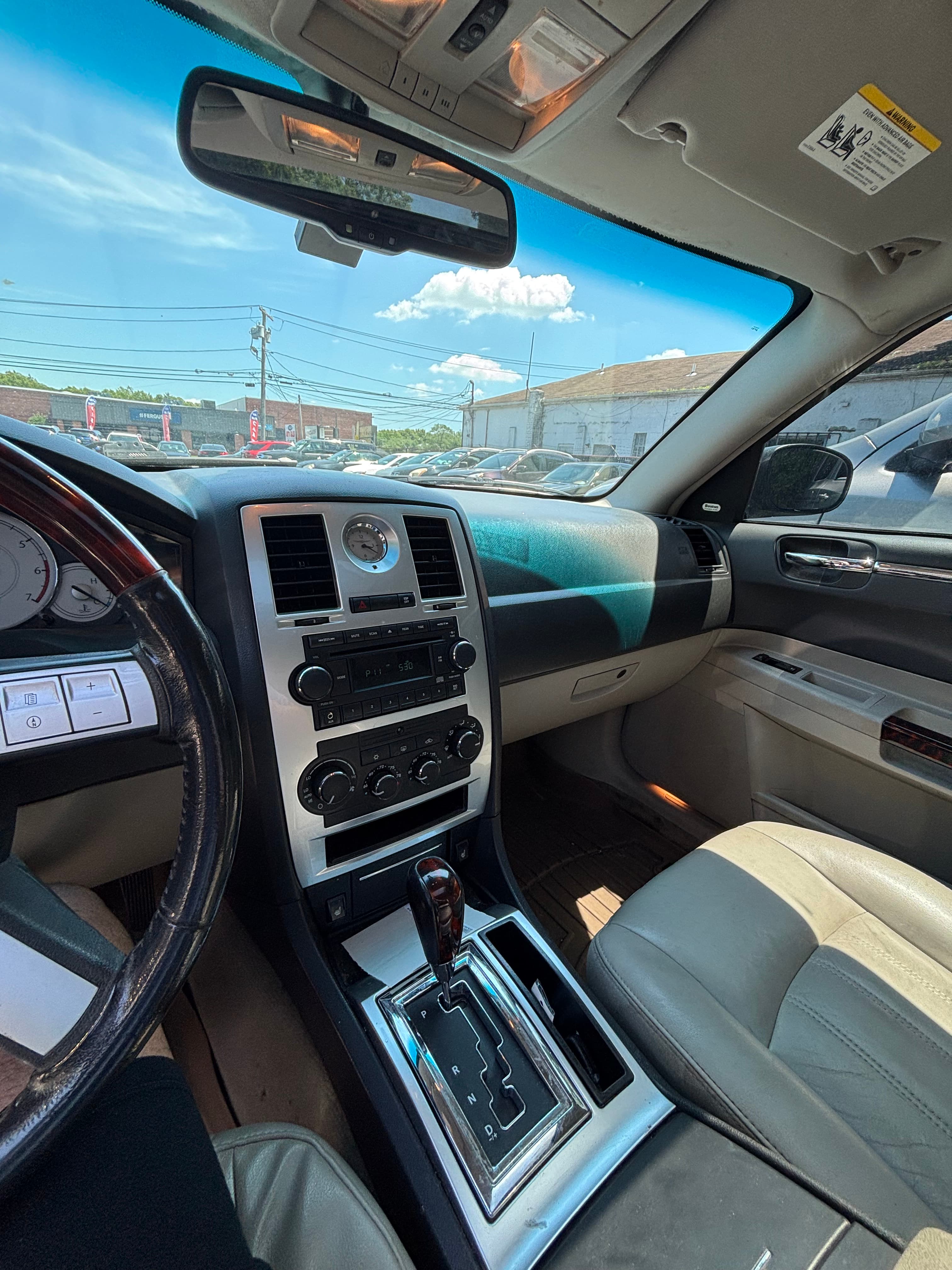CHRYSLER 300C photo 6