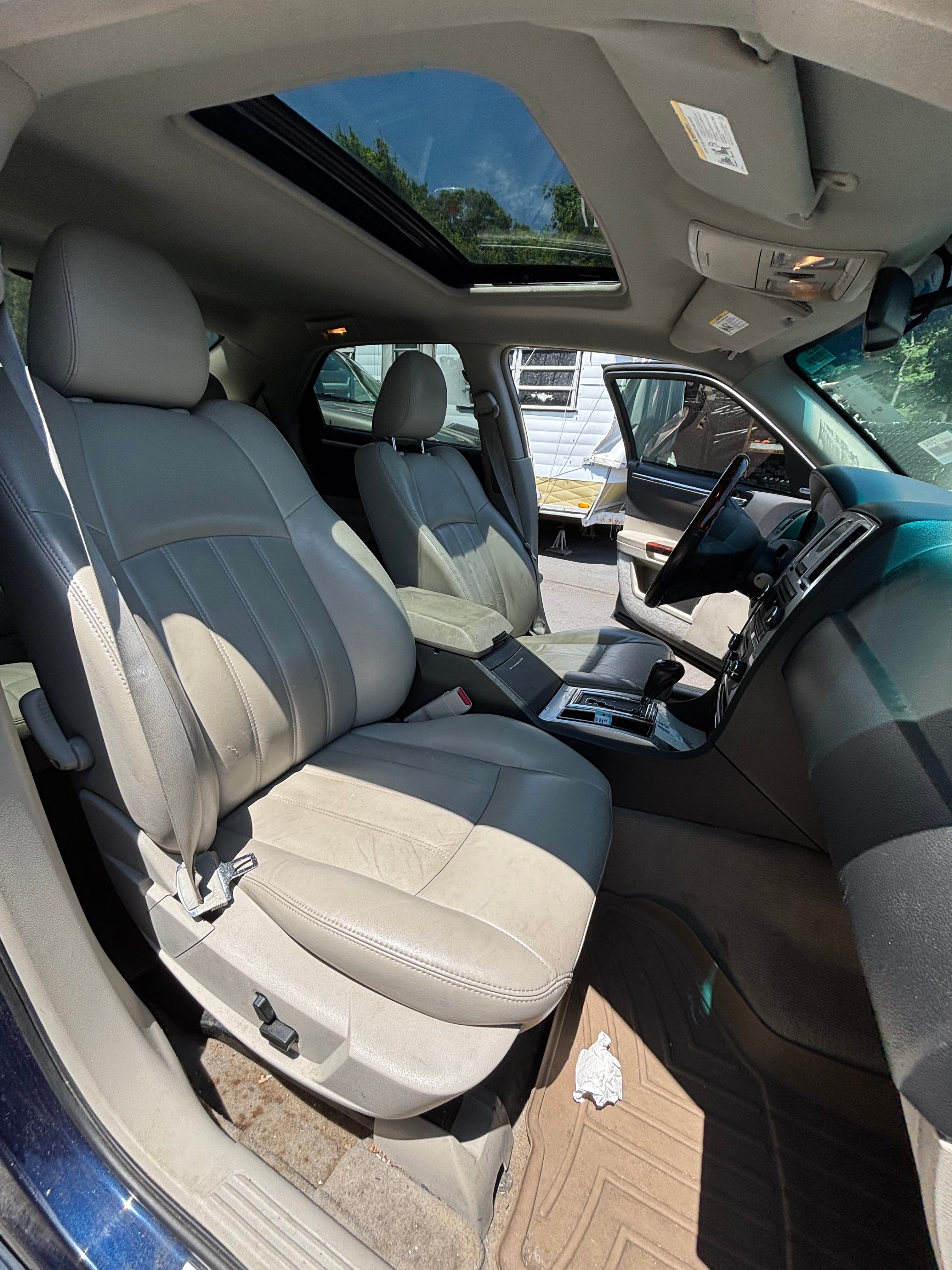 CHRYSLER 300C photo 12
