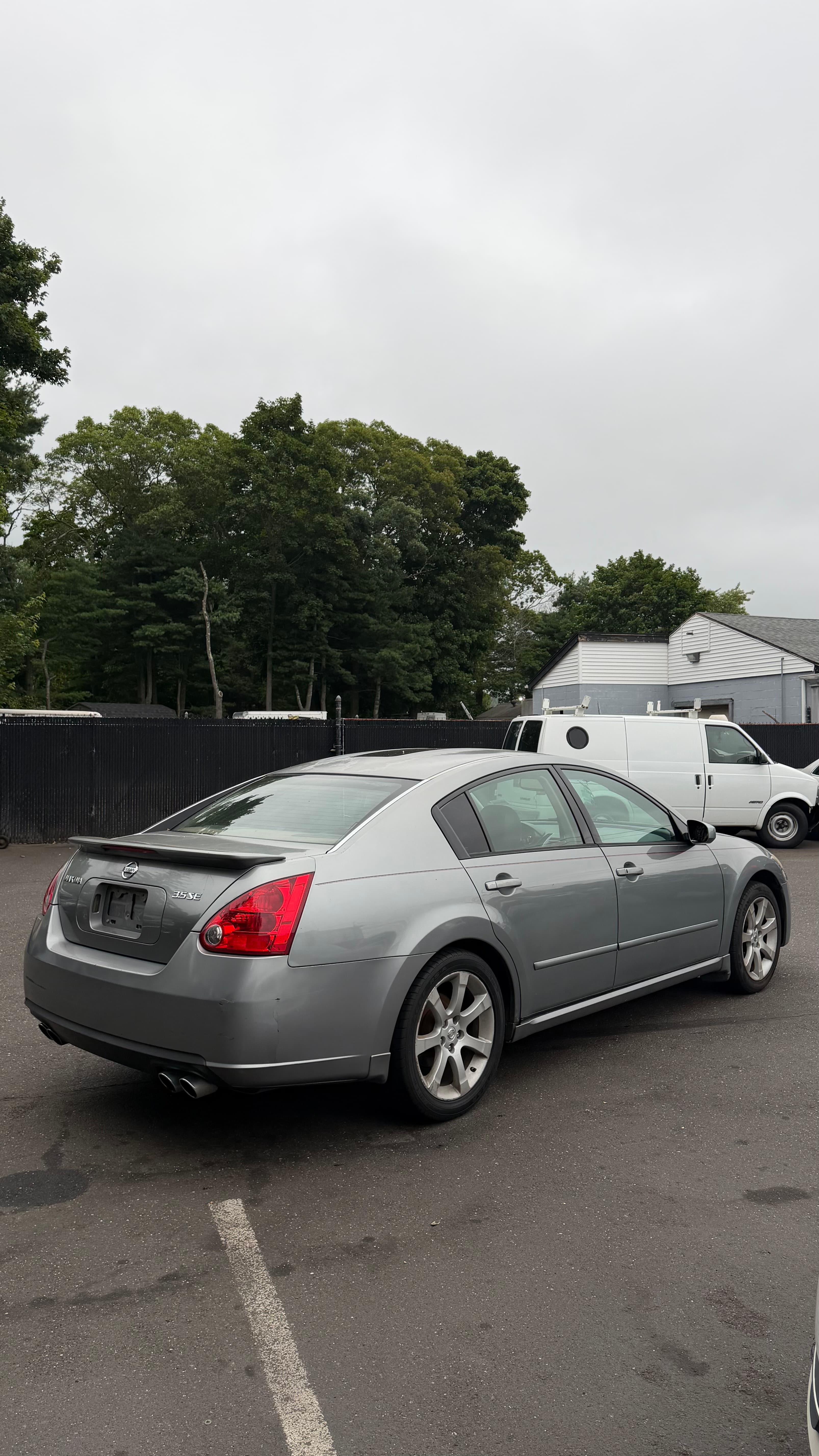 NISSAN MAXIMA photo 5