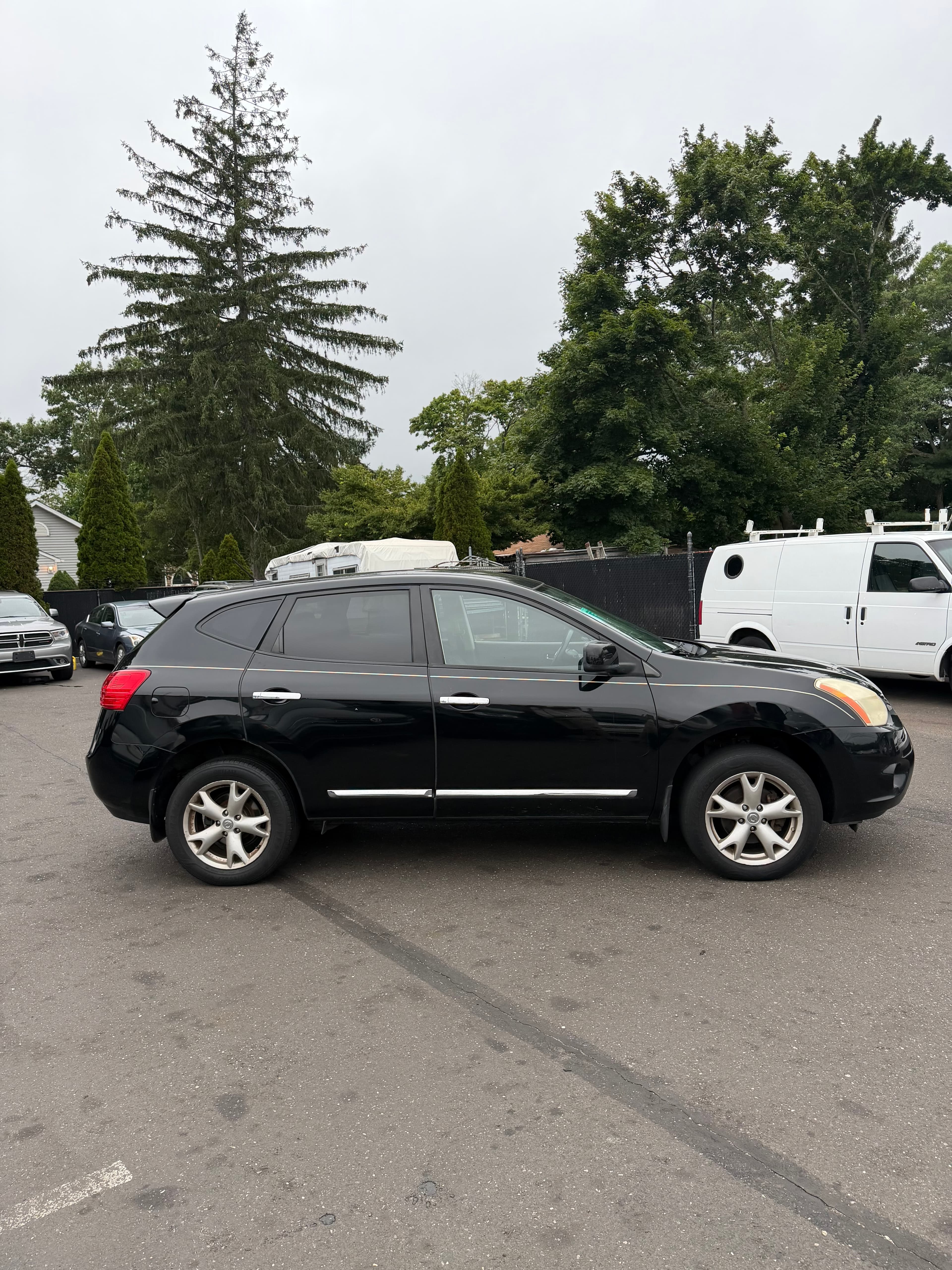 NISSAN ROGUE SPORT photo 3
