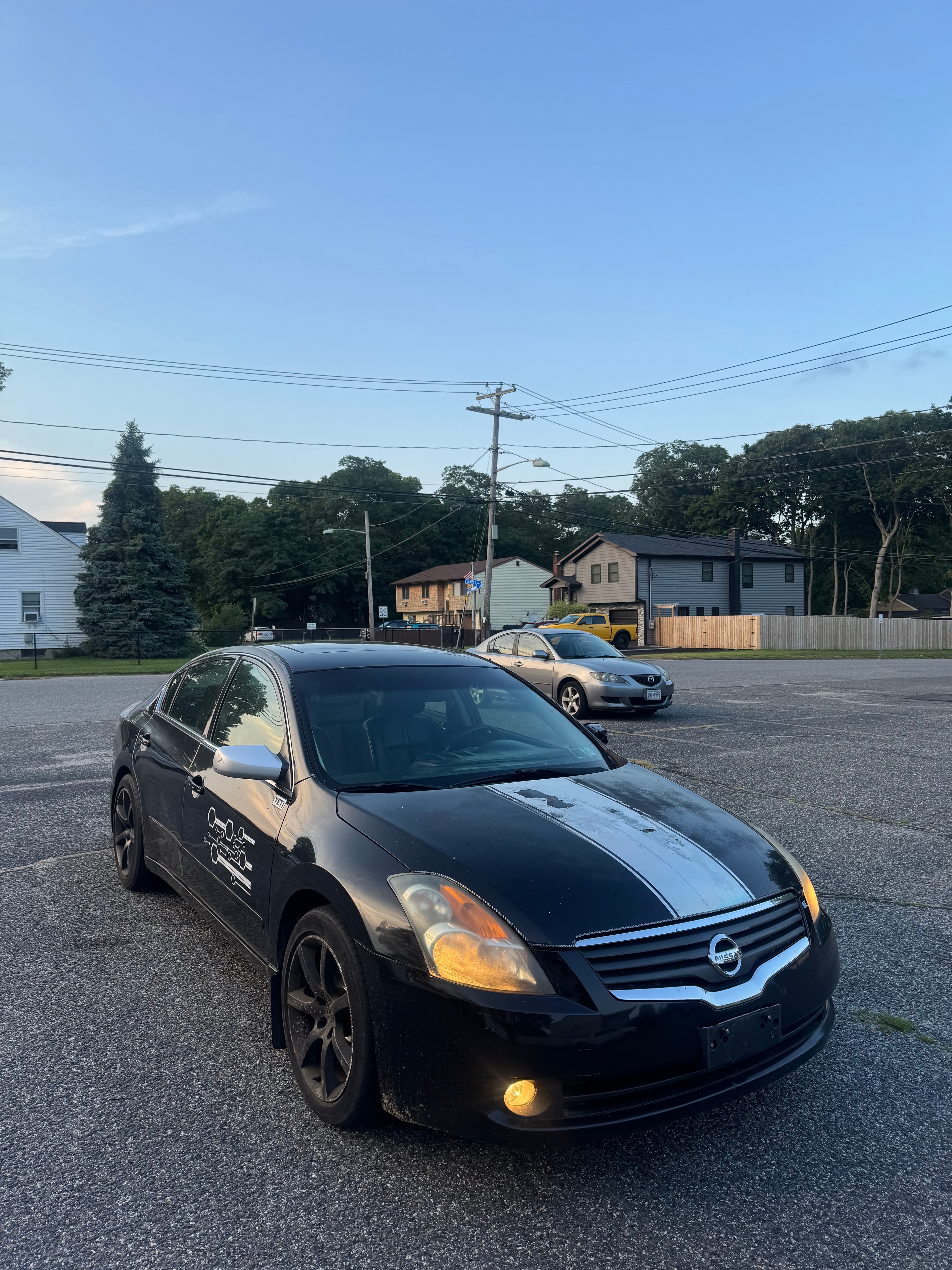 NISSAN Altima photo 1