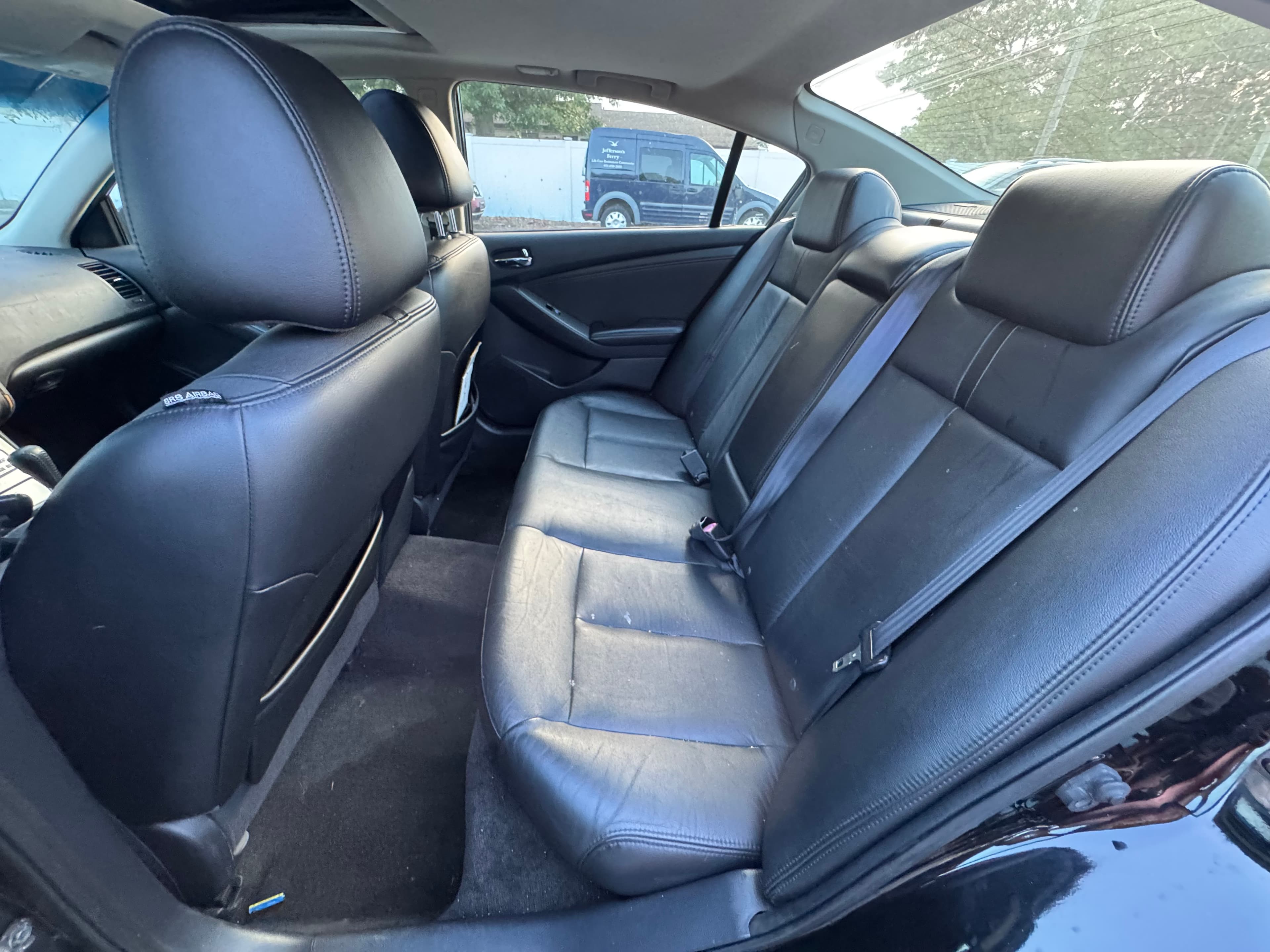 NISSAN Altima photo 4