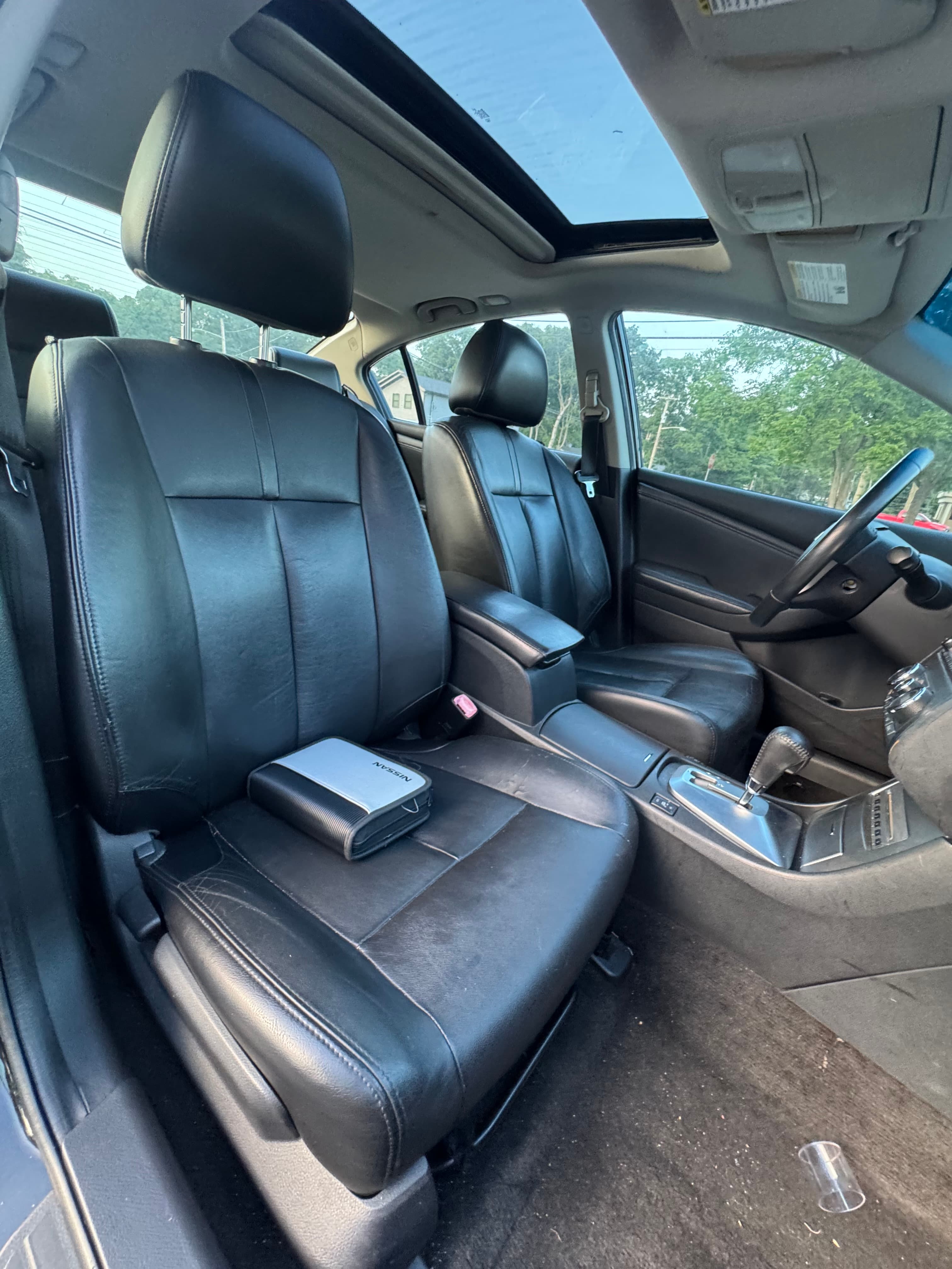 NISSAN Altima photo 6