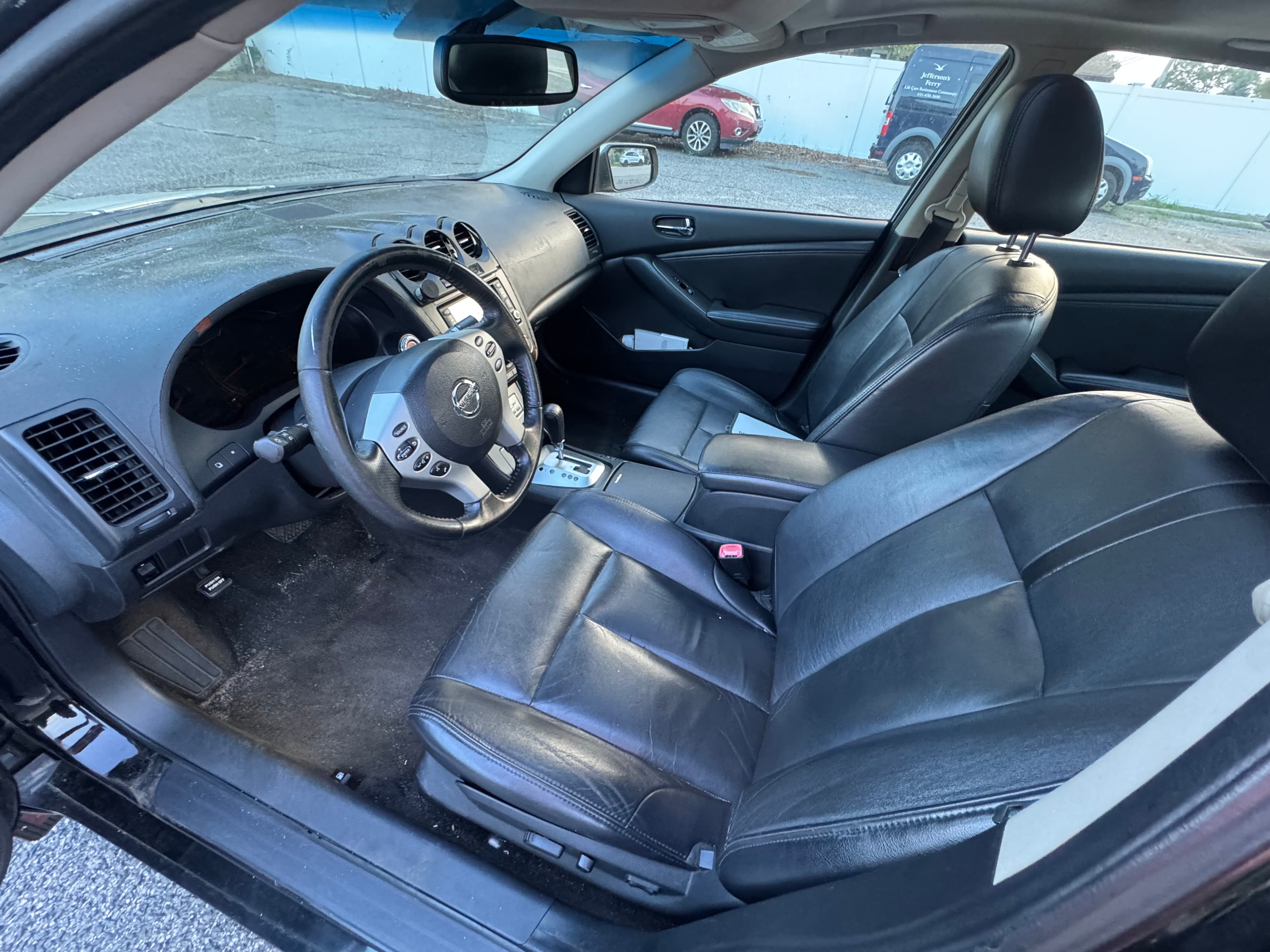 NISSAN Altima photo 8