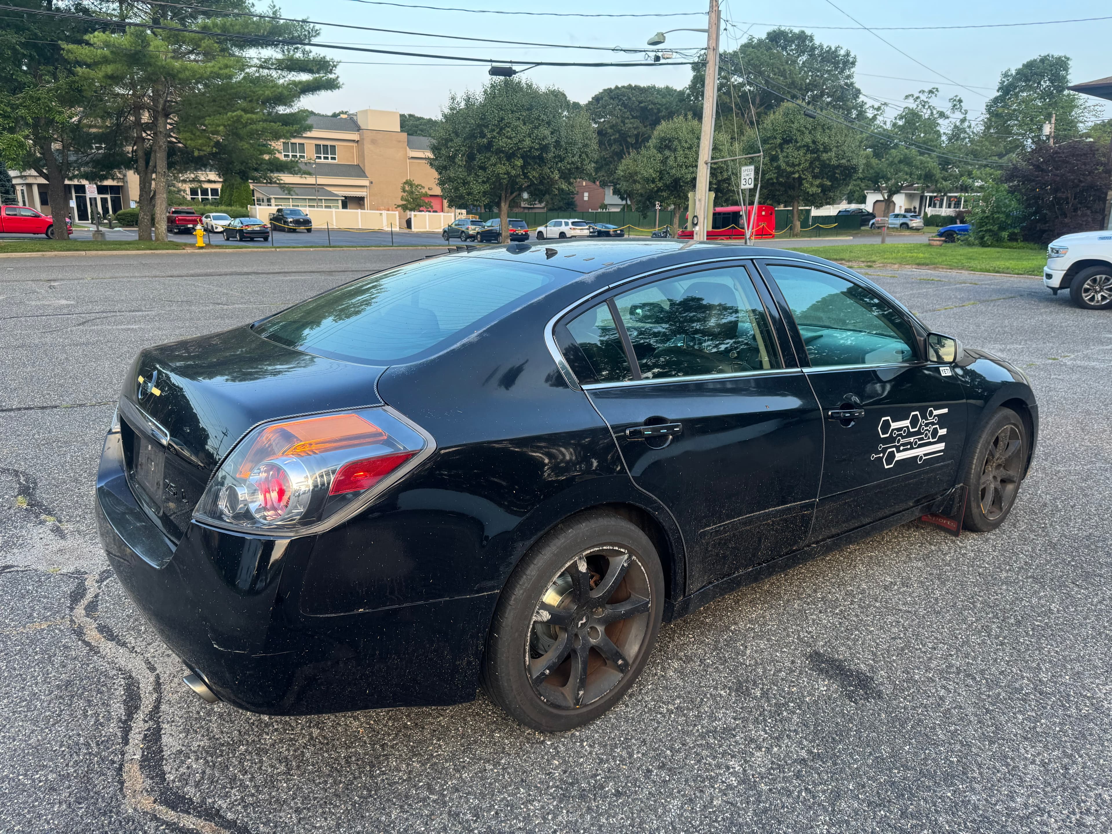 NISSAN Altima photo 12