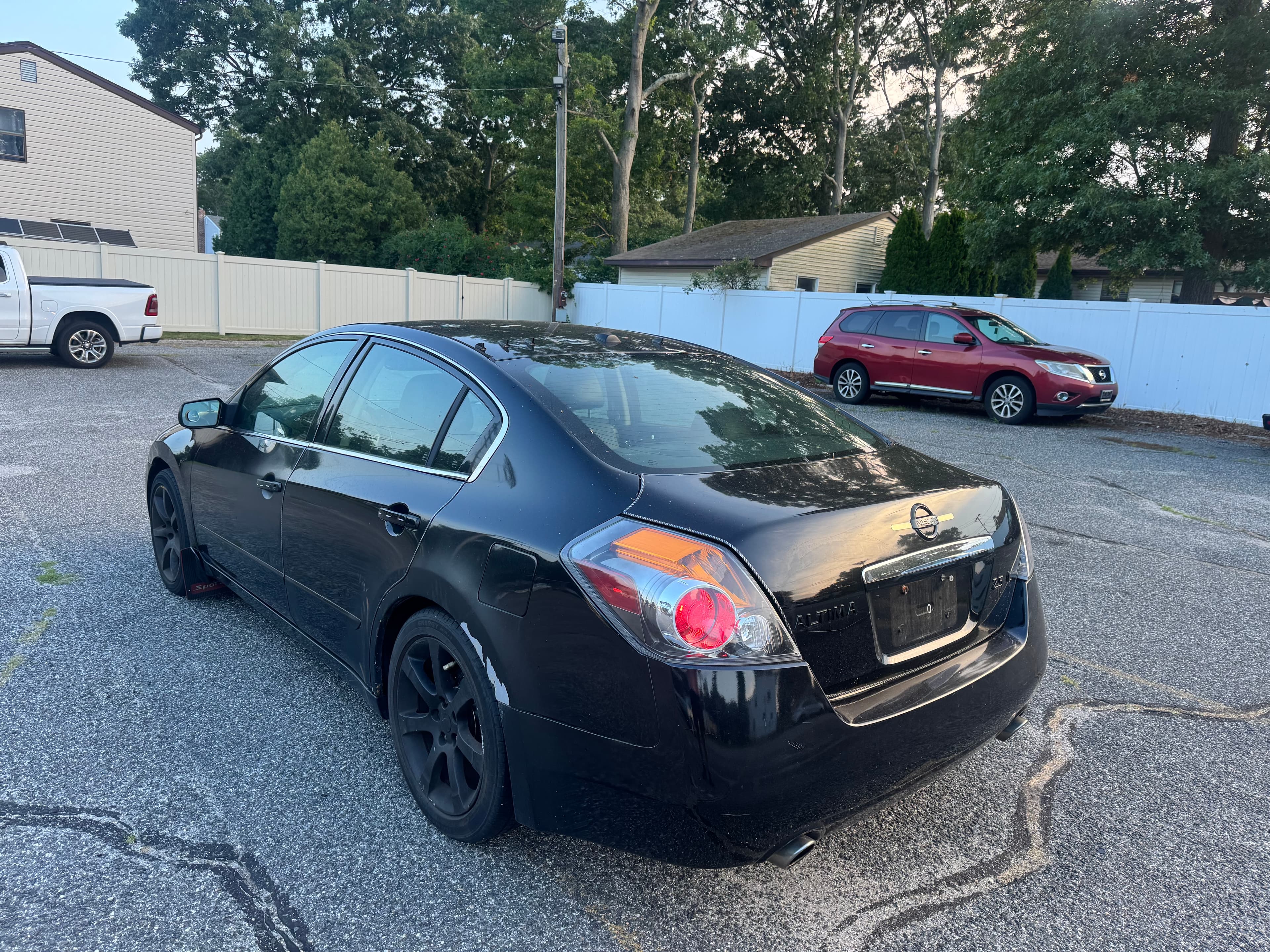 NISSAN Altima photo 13