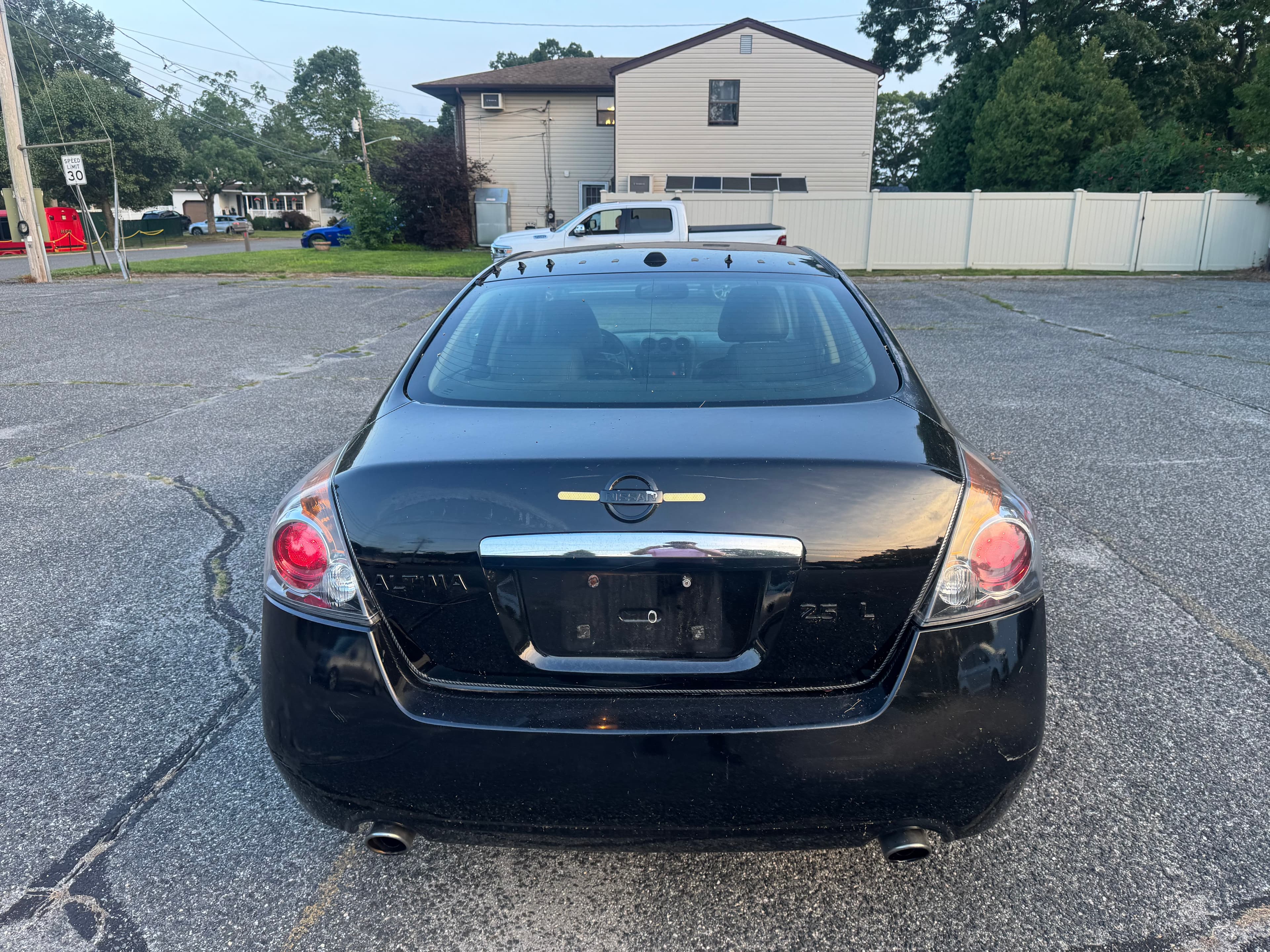 NISSAN Altima photo 14