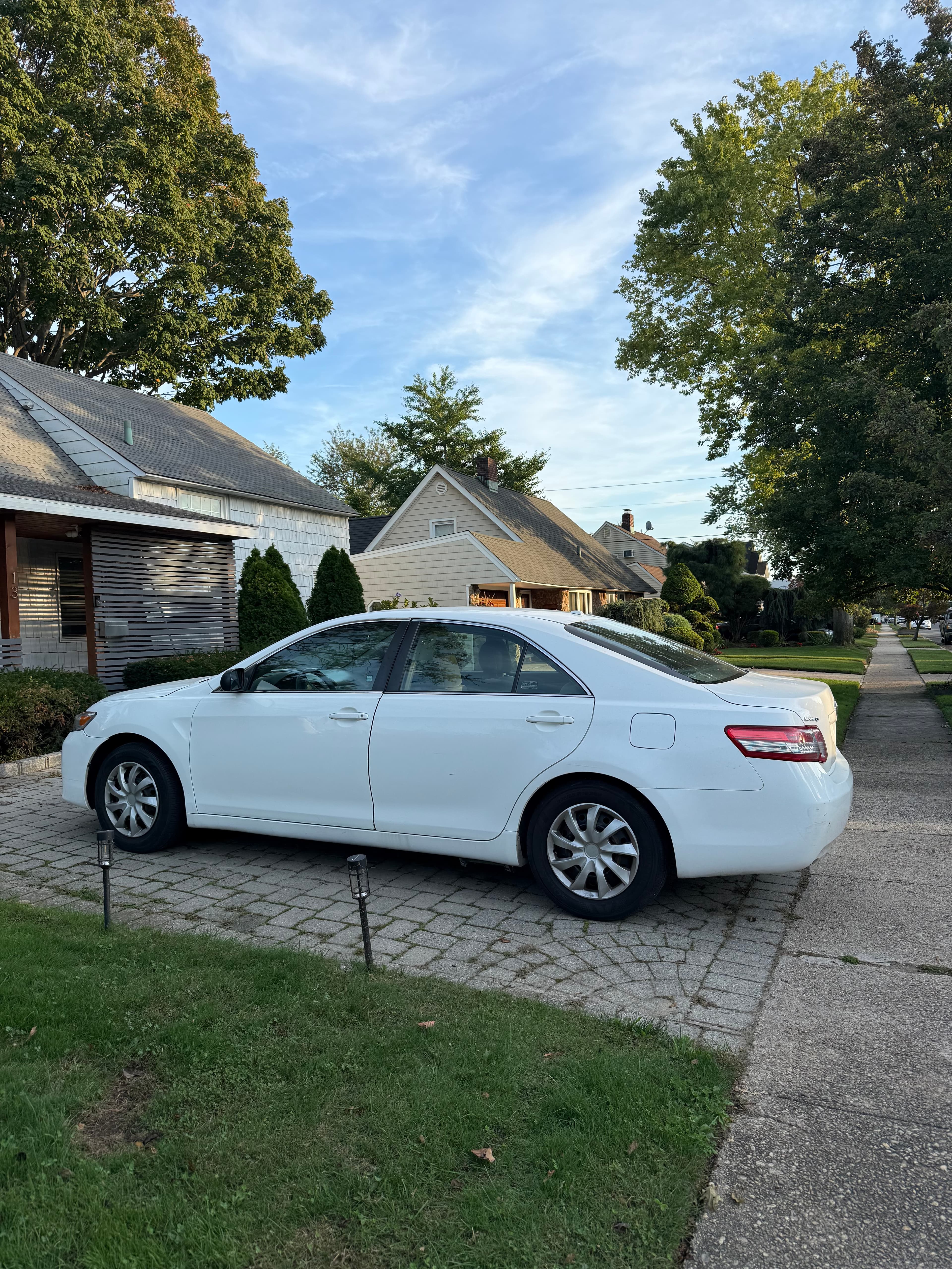 TOYOTA CAMRY photo 4