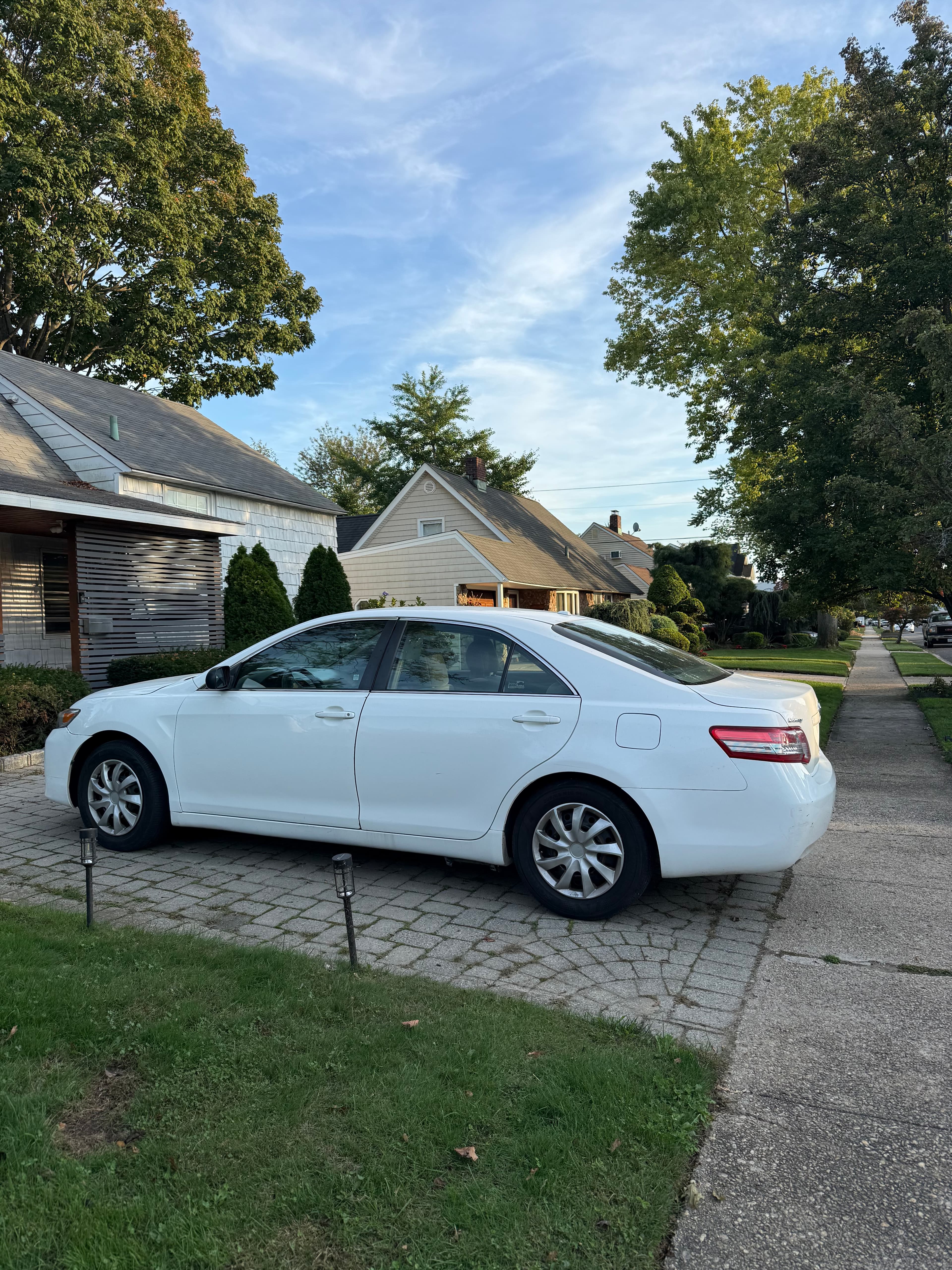 TOYOTA CAMRY photo 5